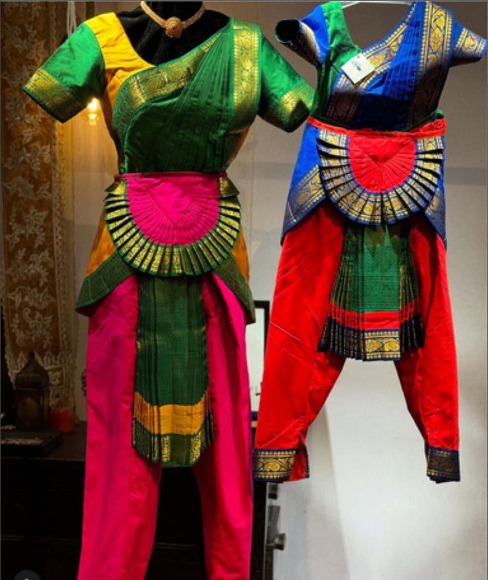 Classical dance costume available on rent at Saie Paranjape